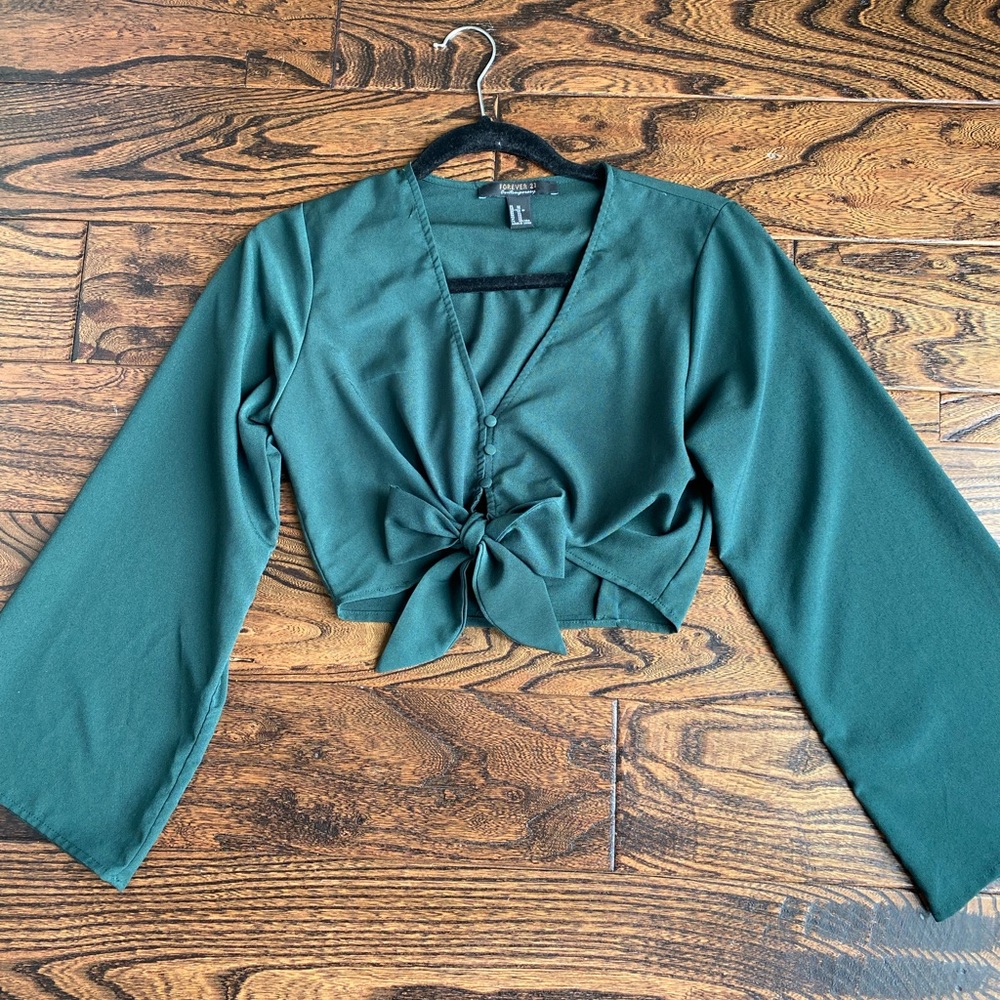 Forever 21 Green Long Sleeve Crop Top